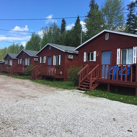 Lush'S Cottages Cormack Екстер'єр фото