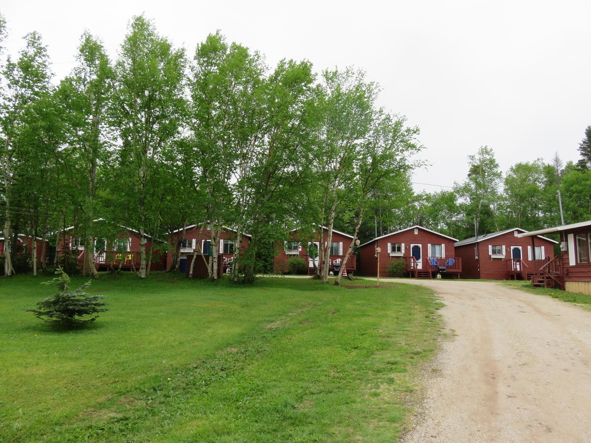 Lush'S Cottages Cormack Екстер'єр фото