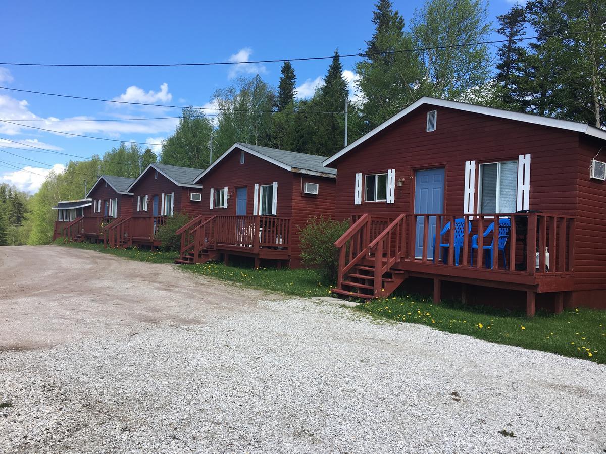 Lush'S Cottages Cormack Екстер'єр фото